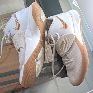 Nike Basketball Shoe Kyrie Flytrap 3 7.5